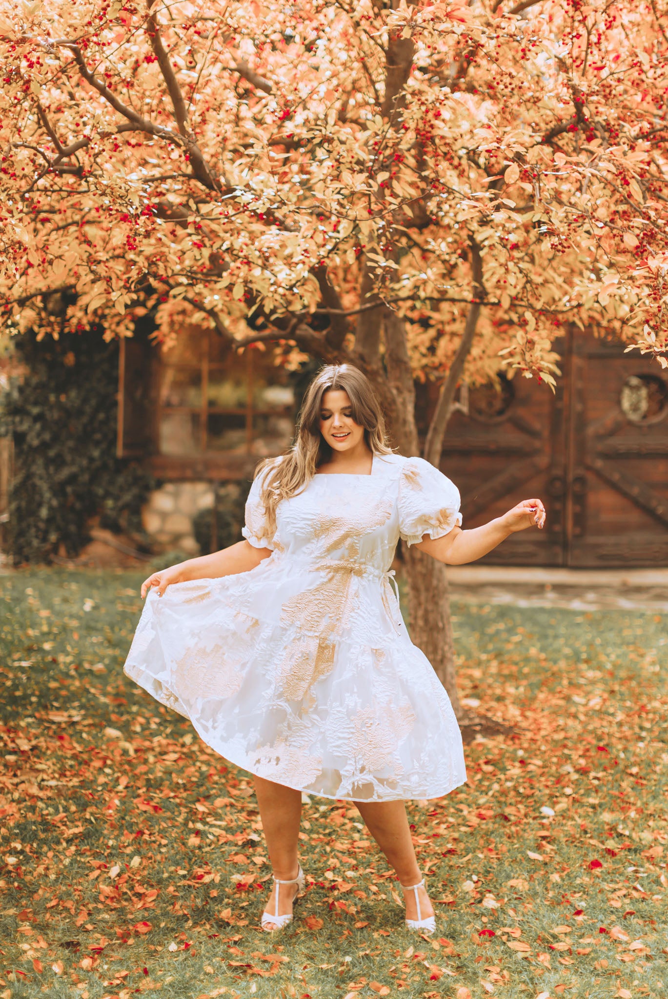 Ellis Jacquard White/Gold Velvet Dress - DM Exclusive - Maternity Frie ...