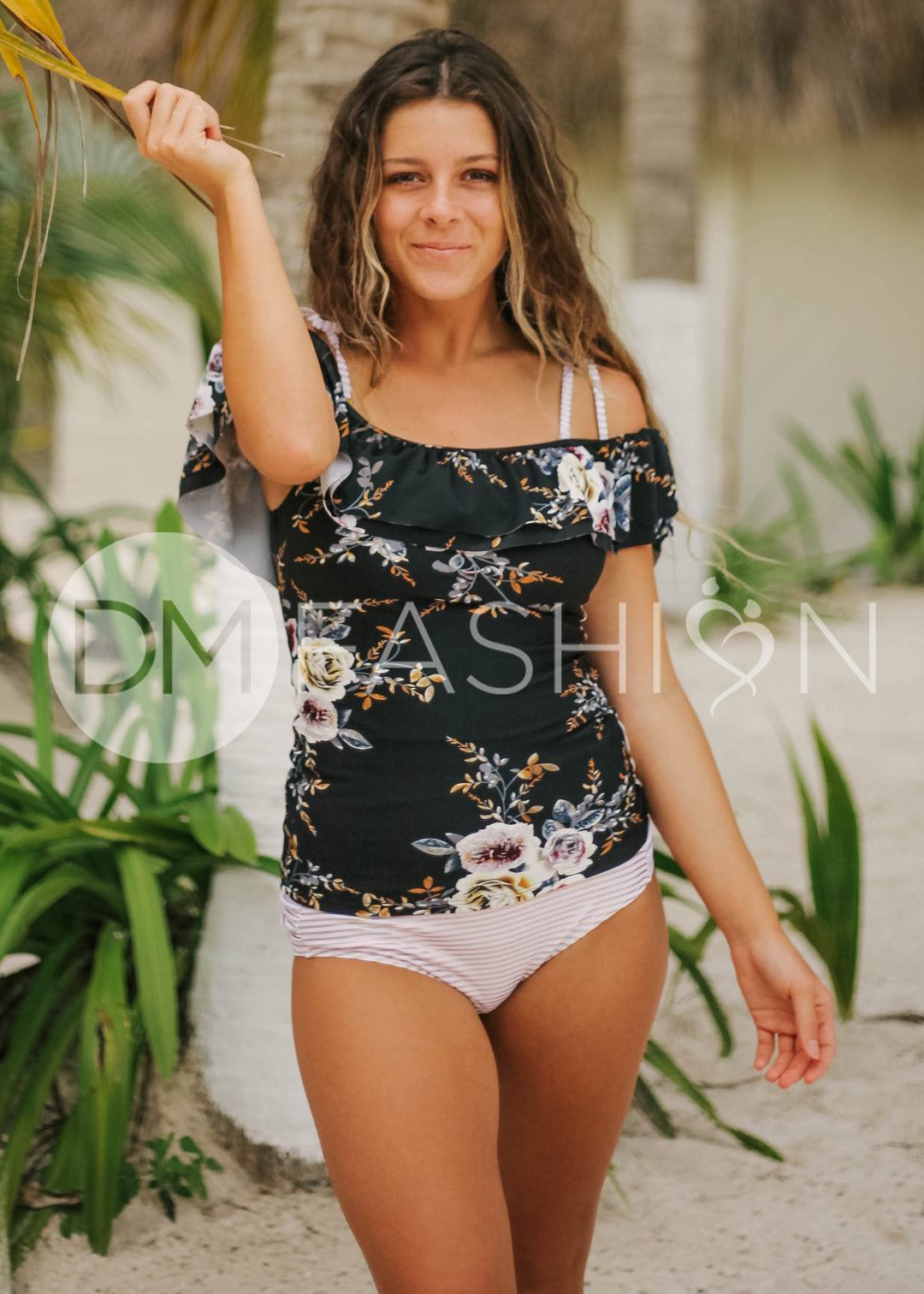 theredthread S othello swimwear　最安値‼️ Off The Shoulder Double Ruffle Tankini Top - Black Orchard