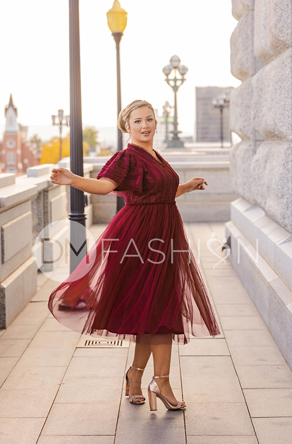 burgundy tulle dress Sequins Tea Length Prom Dress, A-Line Party US 4 / Burgundy Item Descriptions Burgundy Tulle Beaded Long Prom
