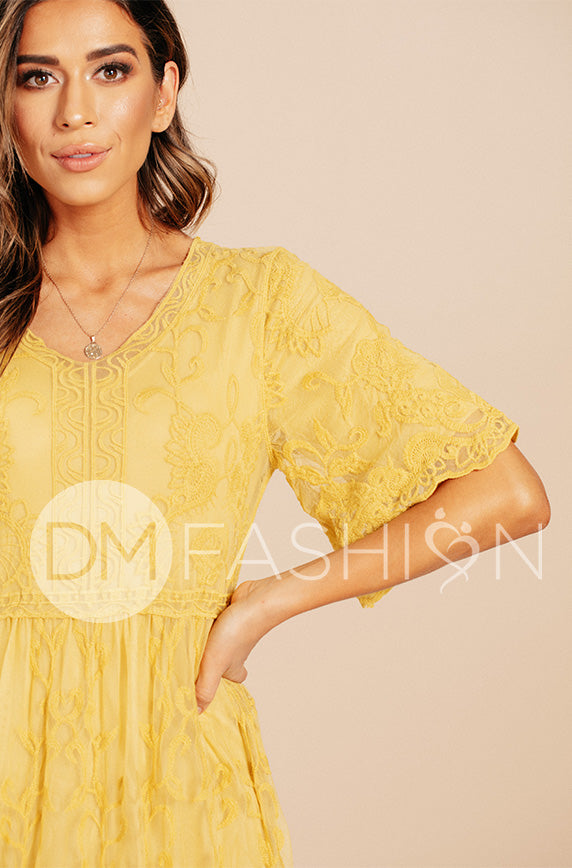 Aspen Sunset Gold Lace Dress - DM Exclusive - Maternity Friendly