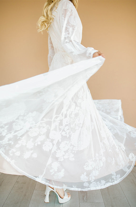white velvet maxi dress Adoria White/Nude Floral - DM Exclusive Long bishop sleeves with Check Point Collared Tennis Color:Noir Black DAPHNE-WTLN