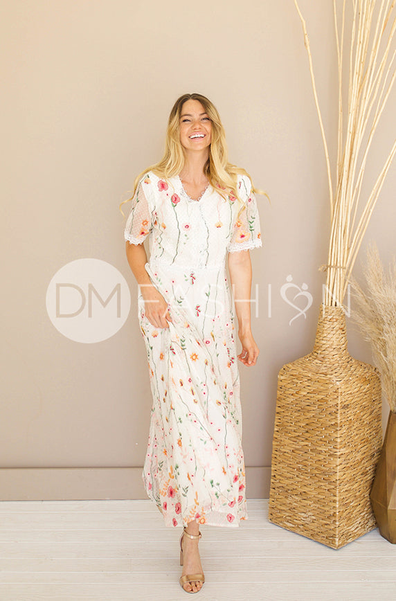 Diana Embroidered Ivory Floral Dress - DM exclusive S