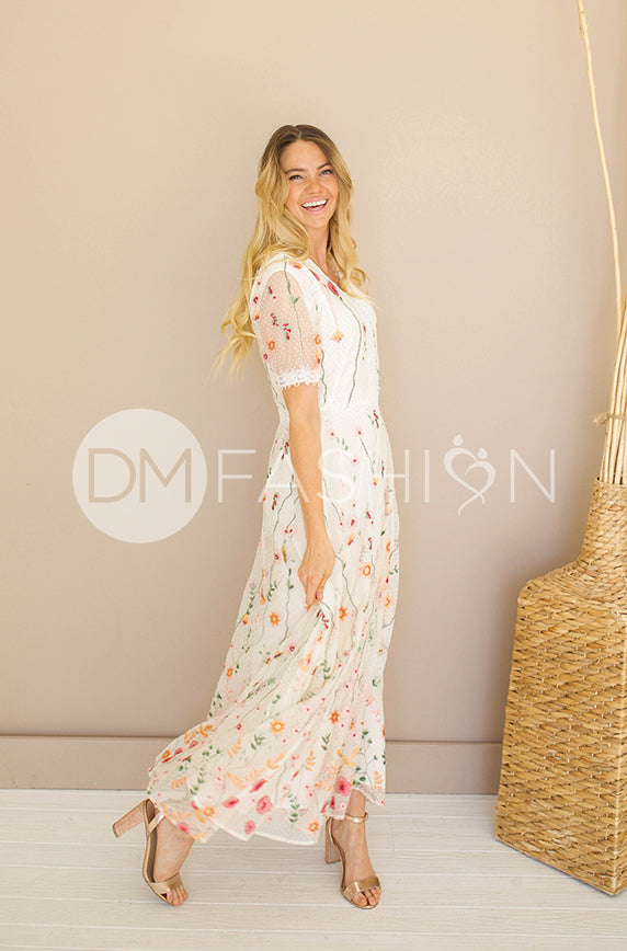 Diana Embroidered Ivory Floral Dress - DM Exclusive